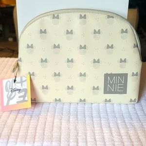 Disney Minnie Mouse 9 x7 Cream and Gray cosmetic bag. NWT.